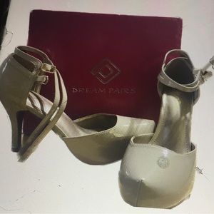 Nude patent straps heels. Hidden Platform. Dream Pairs. New in box. Sz 11 m.